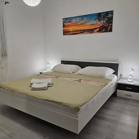 Apartment Desnica *