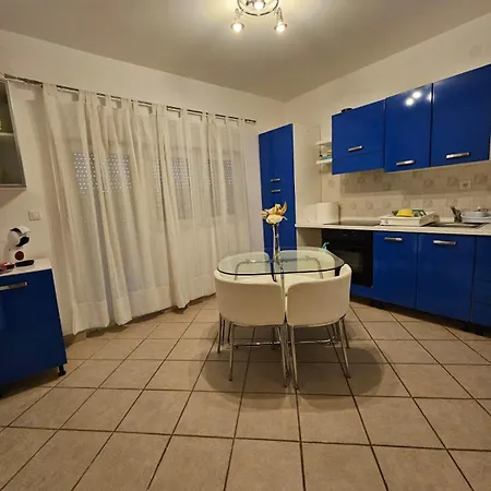 Apartment Desnica *